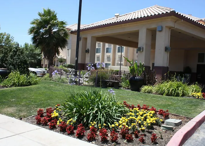 Holiday Inn Express Madera By Ihg