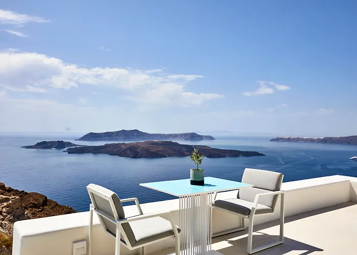 Alti Santorini Luxury Suites (Adults Only)