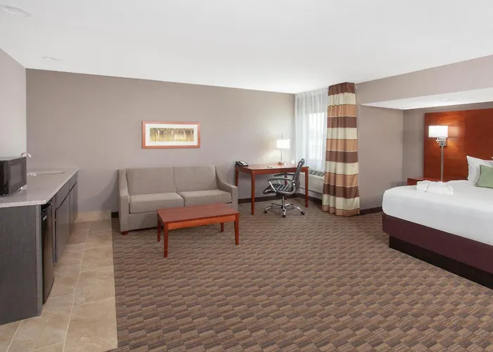Wyndham Garden Fort Wayne