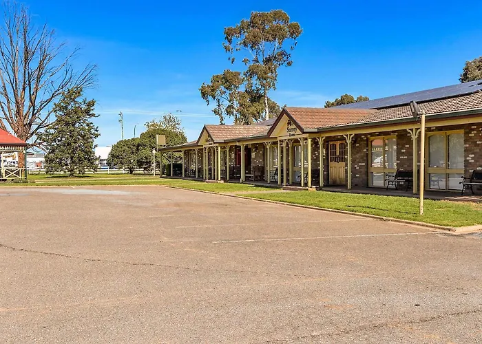 Quality Inn Carriage House