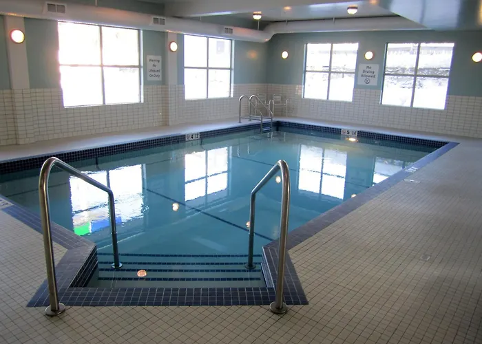 Holiday Inn Express Golden-Kicking Horse By Ihg