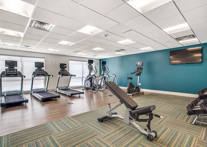 Holiday Inn Express & Suites - Denton South By Ihg