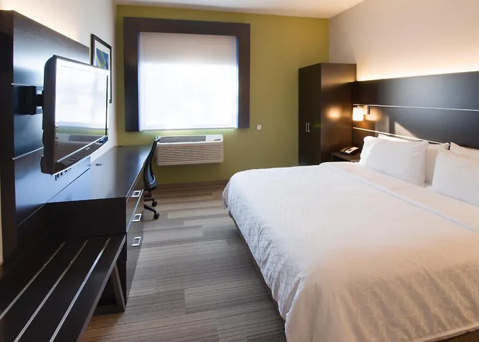 Holiday Inn Express & Suites - Worthington By Ihg