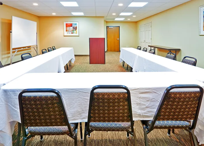 Holiday Inn Express Hotel & Suites-Magee, An Ihg Hotel