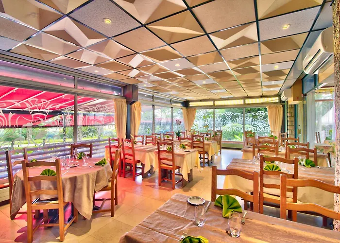 Logis Hotel Restaurant Le Chalet Du Mont Roland