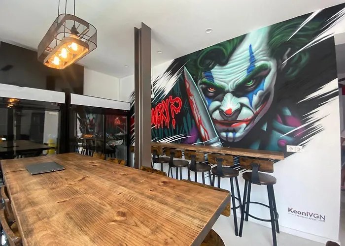We Street Hostel - Albergue