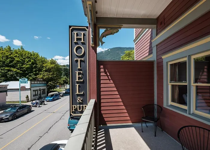 Kaslo Hotel