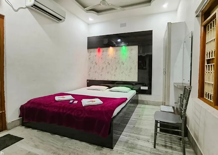 Bobby Premium Residency 350M From Jagannath Temple