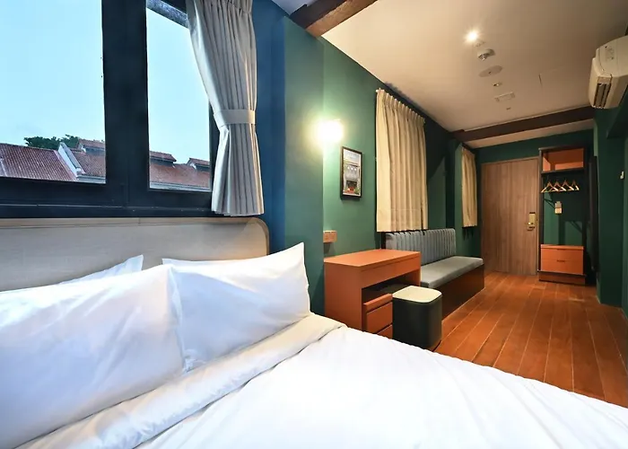 Dream Chaser Boutique Capsule Hotel
