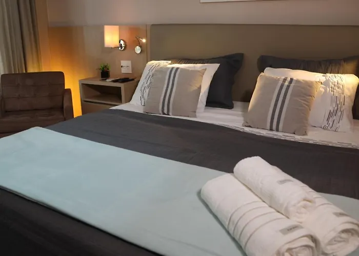 Flat Premium Particular Cullinan Hotel
