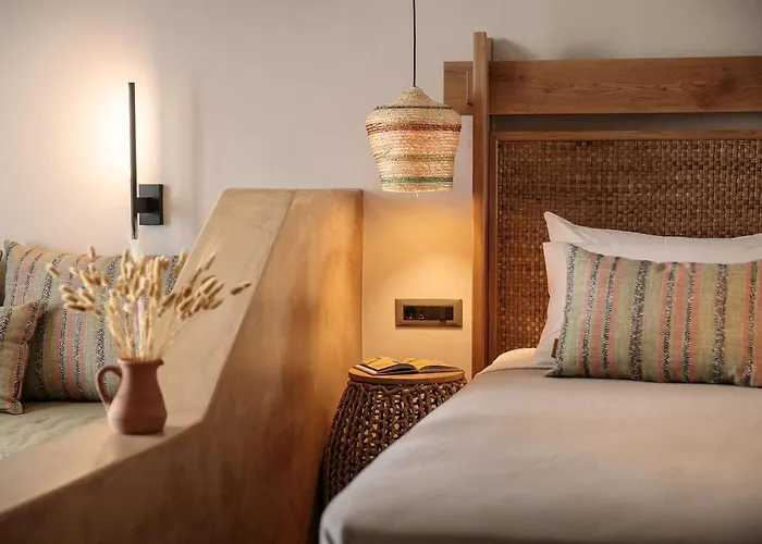 "Makava Suites" Your Luxe Urban Sanctuary