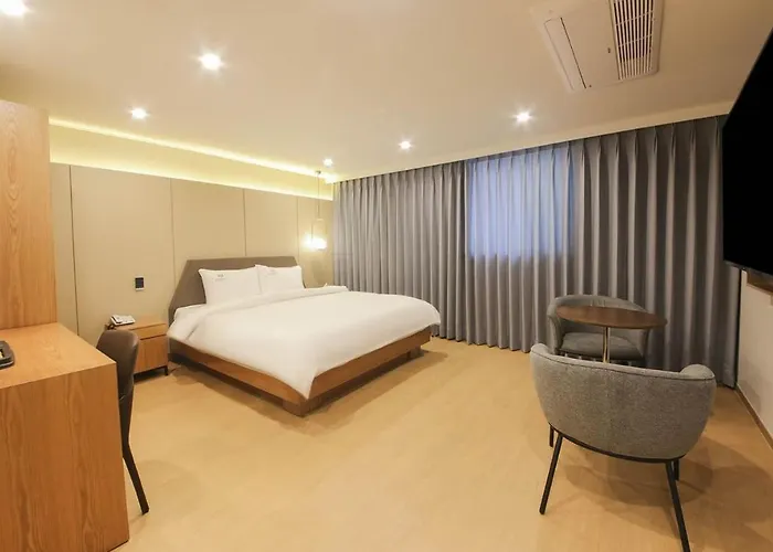 H Avenue Hotel In Gyeongju