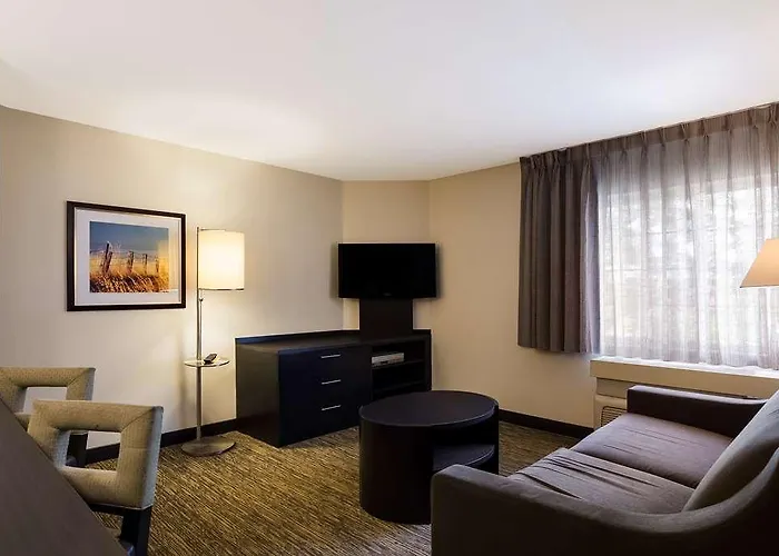 Sonesta Simply Suites Earth City, Mo