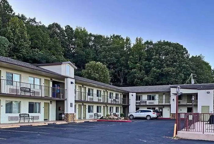 Quality Inn Clinton North