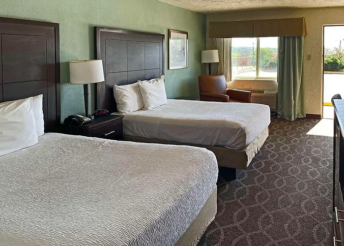 Quality Inn Clinton North