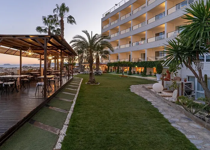 Ramada Resort By Wyndham Puerto De Mazarron