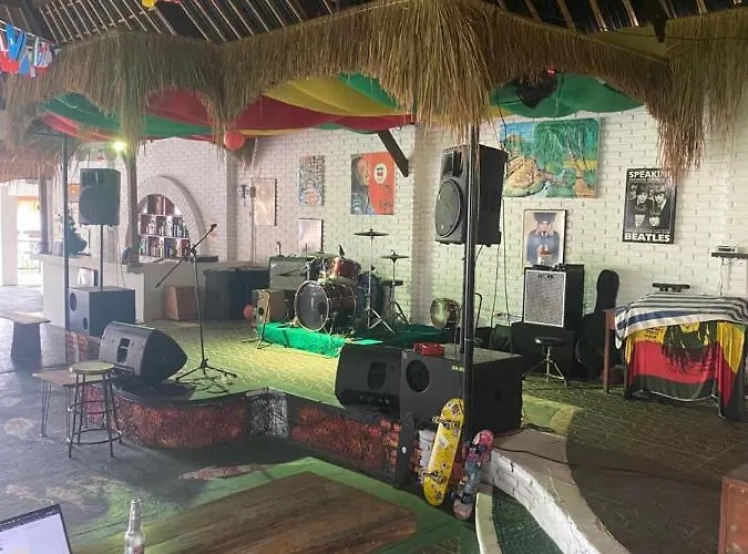 Paca'S Reggae Bar & Hostel