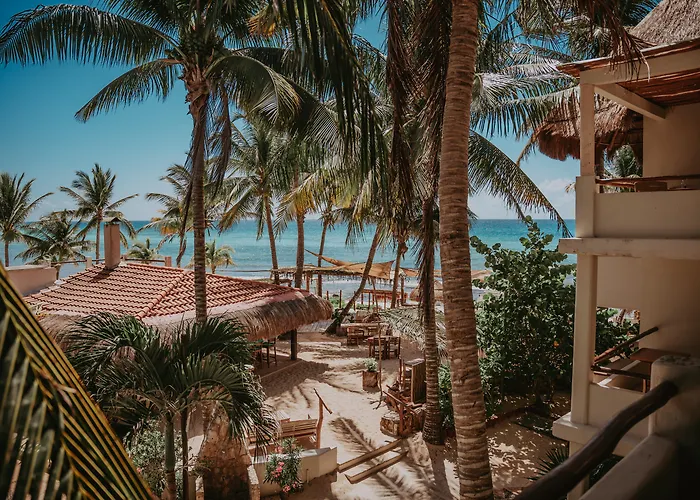 Petit Lafitte Beach Front Hotel&Bungalows