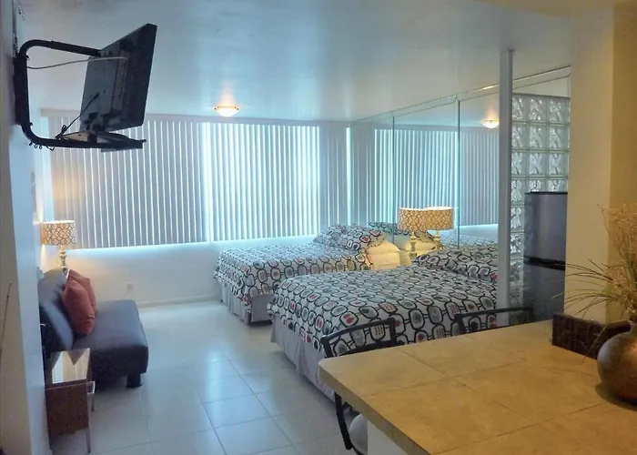 Castle 1120 Bayview Studio, Beach Access, Pool, Tennis, Free Parking