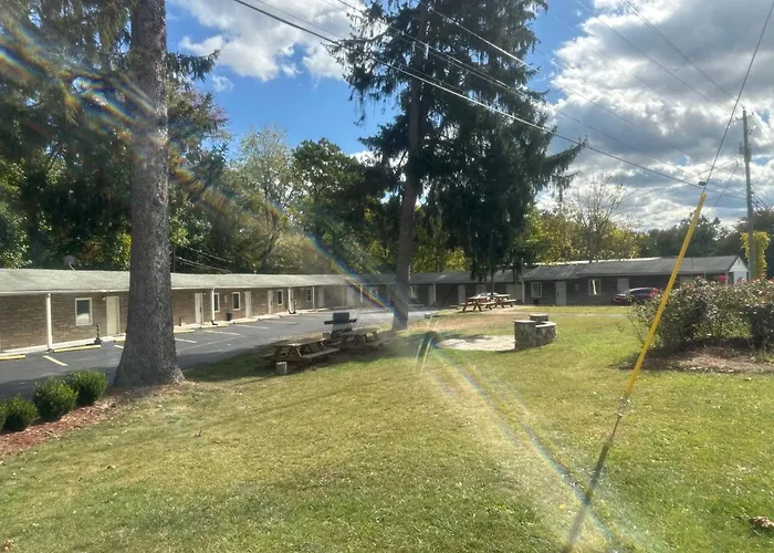 Whispering Pines Motel