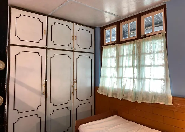 Solo Stays - Backpacker Hostel
