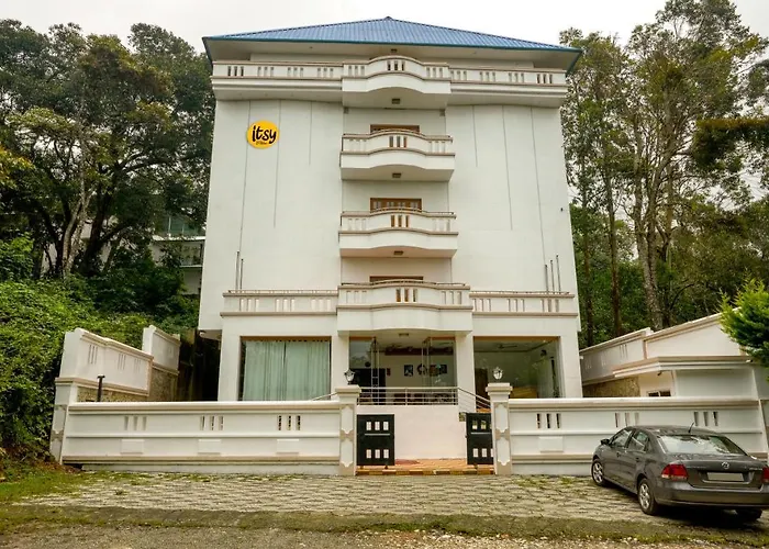 Itsy Hotels Classiyo Munnar Crown Resorts With Balcony