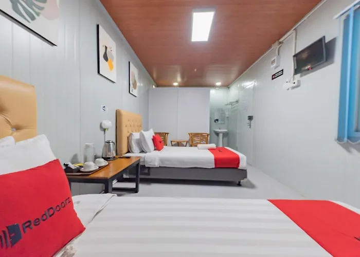 Reddoorz Container @ Teras Cimanuk Garut