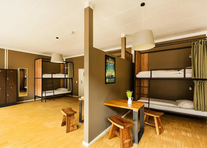 Five Reasons Hostel & Hotel