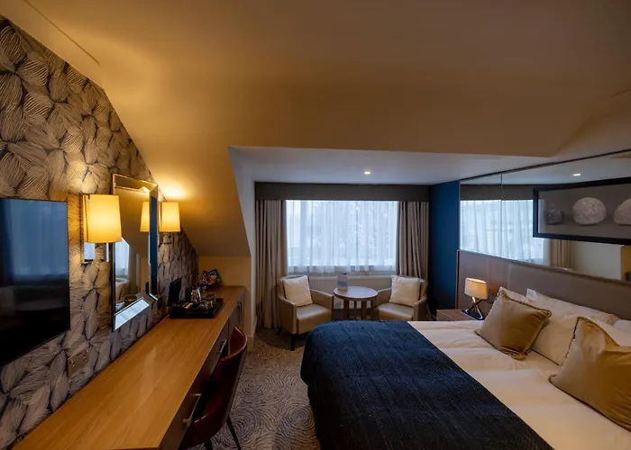 Brisbane House Hotel