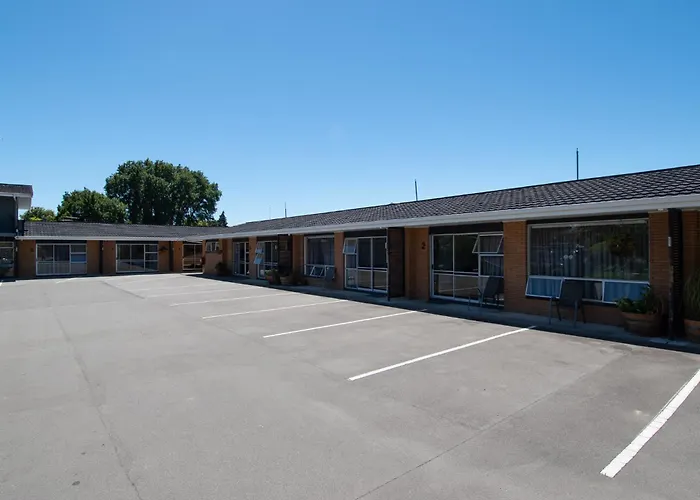 Middle Park Motel