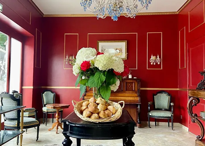 Logis Hotel & Restaurant Chateau De La Marjolaine