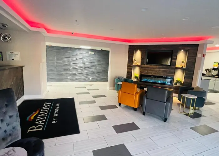 Baymont By Wyndham Chicago/Calumet City