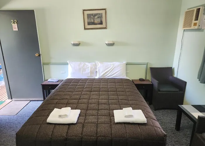 Lake Forbes Motel