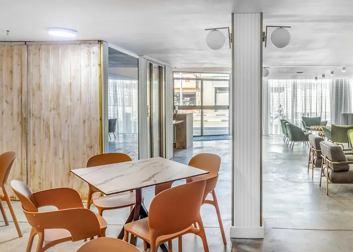 Lago Hotel
