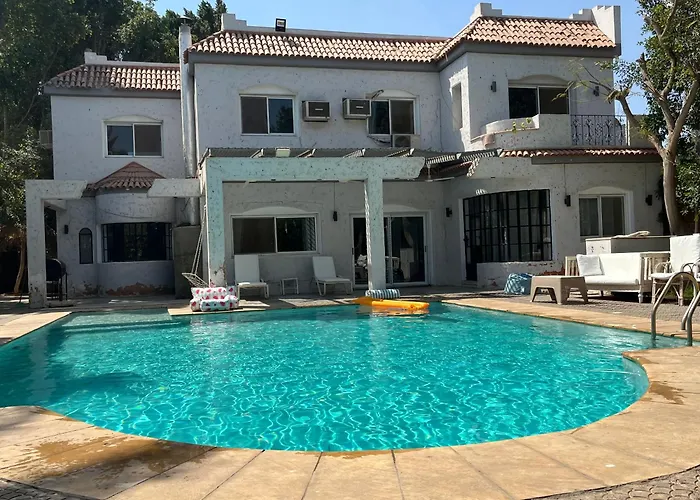 Villa By The Pyramids