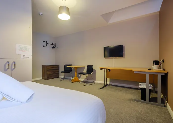 Station Lodge - Free Off-Site Health Club Access With Pool, Sauna, Steam Room & Gym