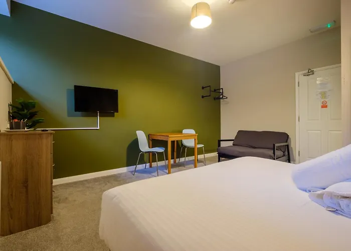 Station Lodge - Free Off-Site Health Club Access With Pool, Sauna, Steam Room & Gym