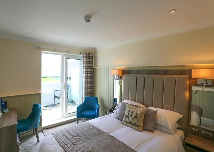 Duck Bay Hotel & Restaurant