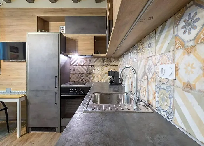 1Bdr Trendy Interior Vitoshka Area Ac