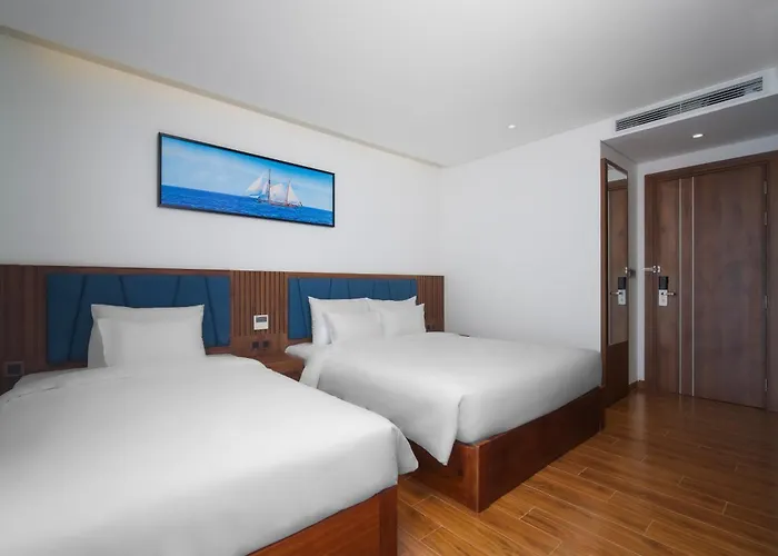 Ruby Star Da Nang - Central My Khe Beach