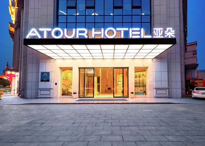 Atour Hotel High Speed Railway Station Maoming