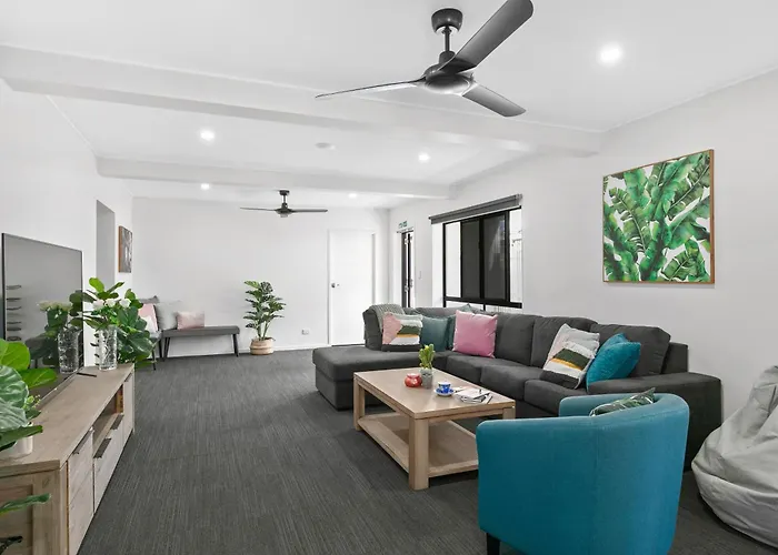 Redhill Cairns Living - Martyn St