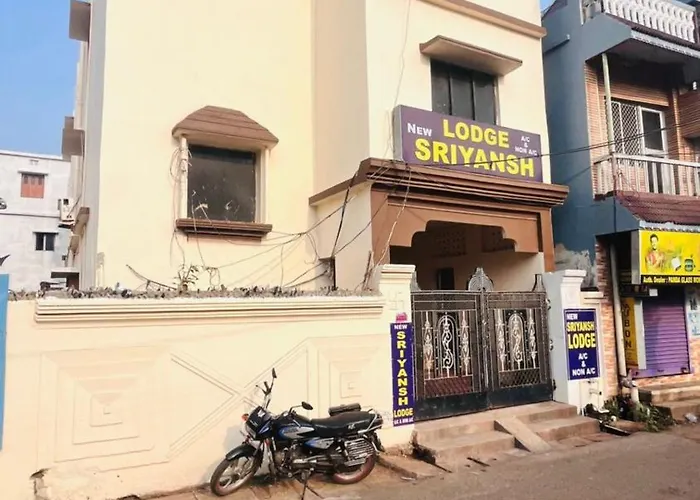 Goroomgo New Sriyansh Puri - Couple Friendly