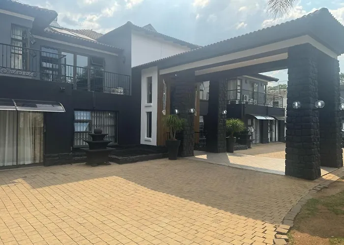 Africa Paradise - Or Tambo Airport Boutique Hotel