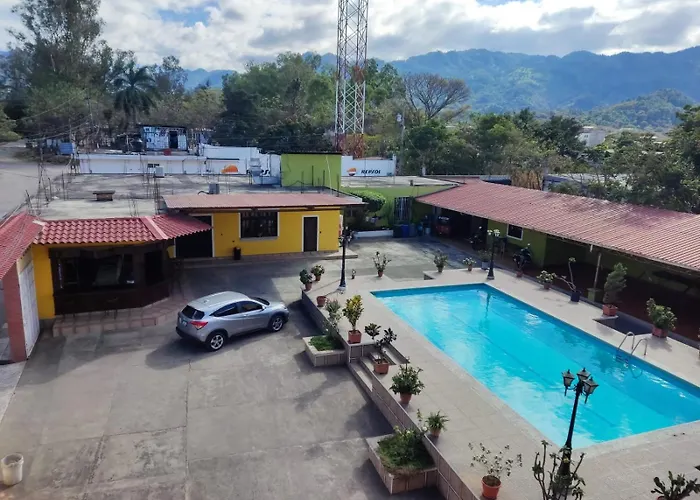 Hotel Ivon
