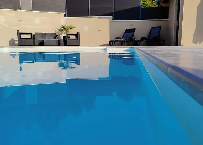 Charmant Gîte 4 étoiles avec piscine