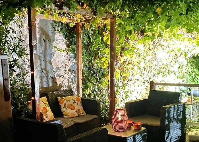 Inn Door 21 - Hostel & Suite
