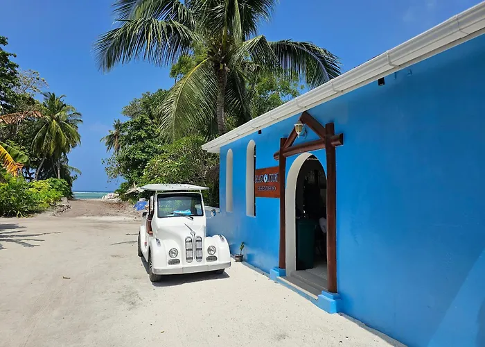 Island Luxury Fehendhoo