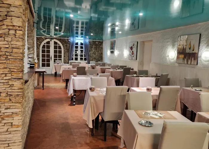 Logis Hotel Restaurant Les Charmettes