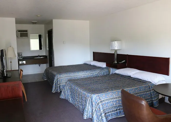 Country Squire Motel